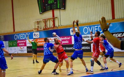 El EÓN Horneo Alicante deja escapar su ventaja y suma un punto en su visita a Oviedo (27-27)