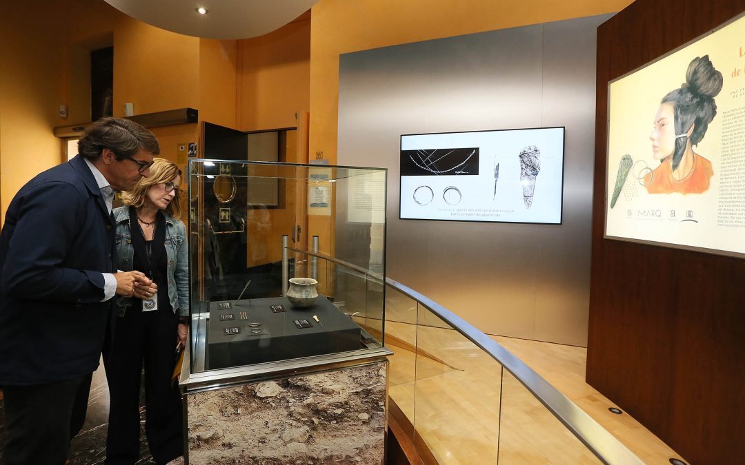 El MARQ expone por primera vez el ajuar funerario de una sepultura de la Edad de Bronce