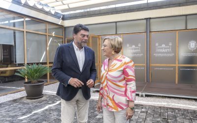 Primeros contactos de Barcala con los líderes de los partidos tras el 28-M
