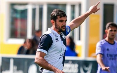 El Hércules refuerza su centro del campo con la incorporación de Carlos de la Nava