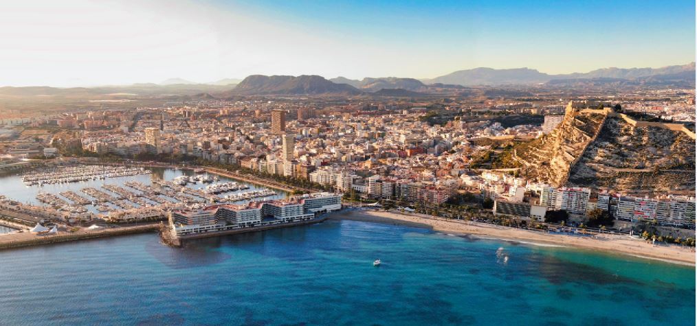 Alicante presenta su candidatura a ser la sede de la Convención de Turespaña 2024