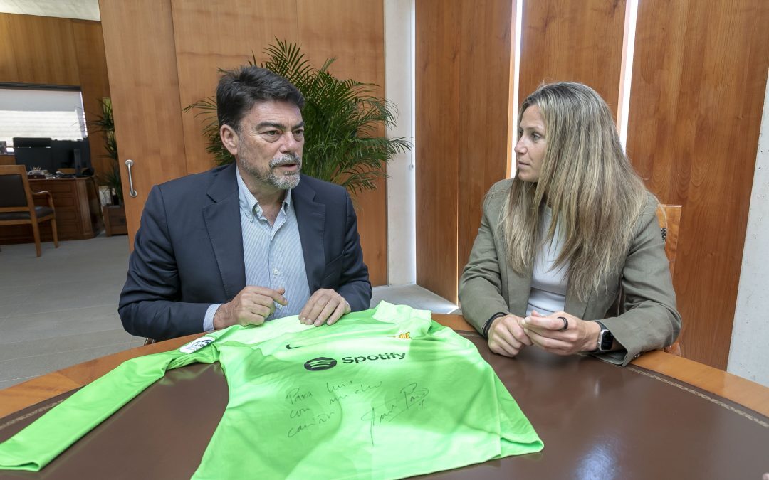 La guardameta Sandra Paños dará nombre al campo de fútbol de Divina Pastora