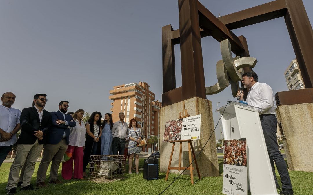 Alicante homenajea a Miguel Ángel Blanco en el 26 aniversario de su asesinato
