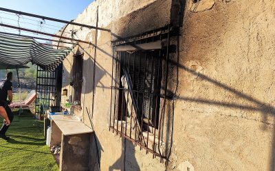 La Policía rescata a un hombre del incendio de su vivienda en La Cañada del Fenollar