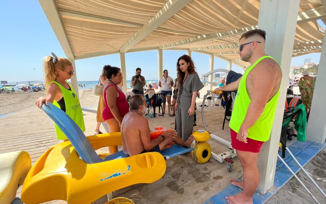 Las Playas Accesibles de Alicante baten la marca de 14.000 atenciones de 2022