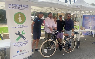 La Ciclovía del litoral se llena de bicicletas en la Semana Europea de la Movilidad