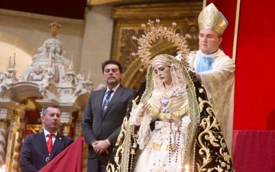 Alicante corona a la Virgen de la Piedad de Santa Cruz en San Nicolás