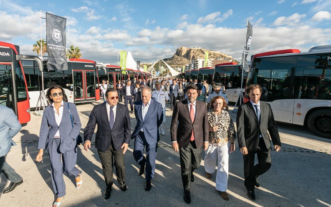 Alicante avanza hacia un transporte público sostenible con el primer bus eléctrico y 20 híbridos