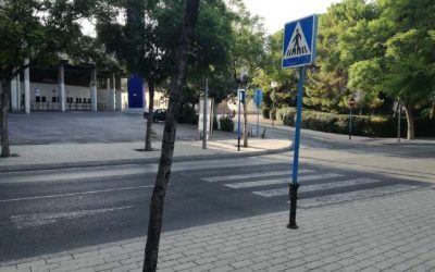 El Ayuntamiento rebaja las aceras de los vados para favorecer itinerarios accesibles
