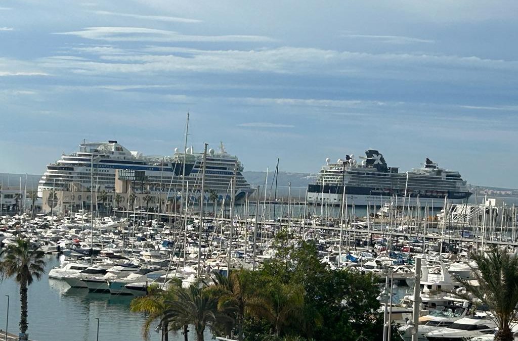 Unos 4.400 cruceristas llegan este jueves a Alicante en una doble escala