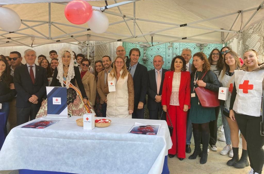 El Ayuntamiento se suma al Día de la Banderita de Cruz Roja en Alicante