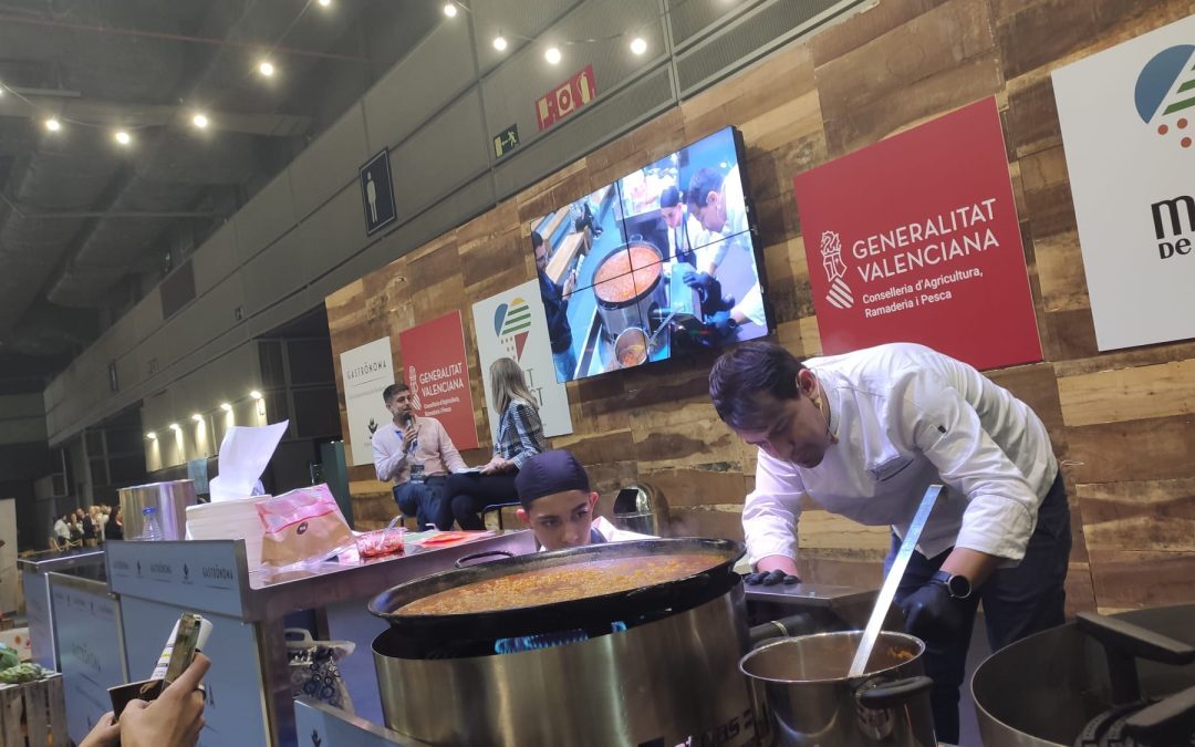 Los arroces alicantinos triunfan de la mano de sus cocineros en Gastrónoma