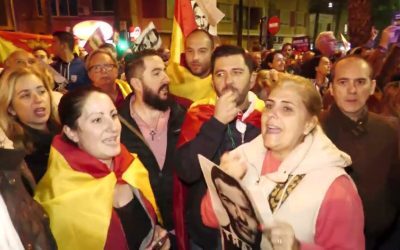 Las protestas contra la amnistía llegan a la sede del PSOE de Alicante