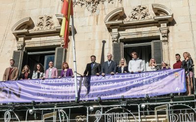 Alicante pone el foco en la violencia vicaria por el 25N en un emotivo acto