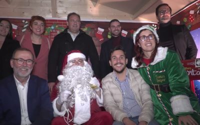 Los niños de El Campello disfrutan de la llegada al municipio de Papá Noel