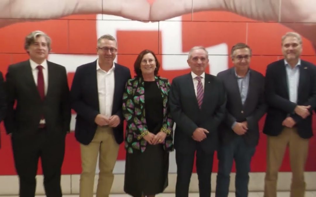El periodista Martín Sanz recoge en un libro los 150 años de Cruz Roja en la provincia de Alicante