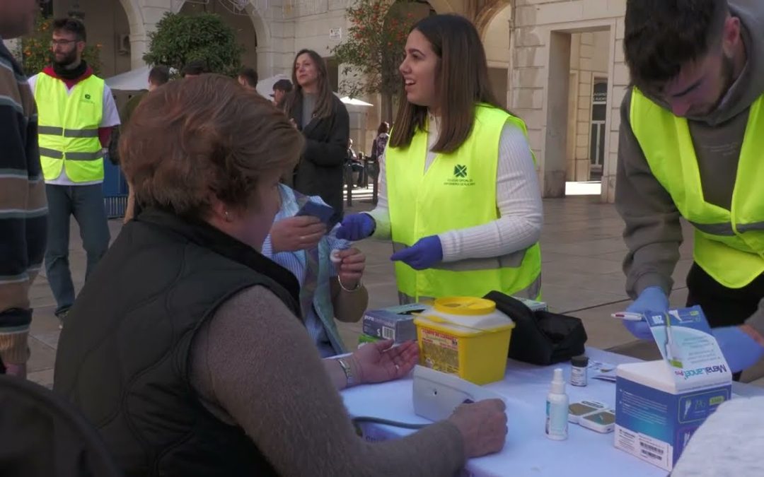 El trailer sanitario de la “Ruta Enfermera” se instala en la plaza del Ayuntamiento