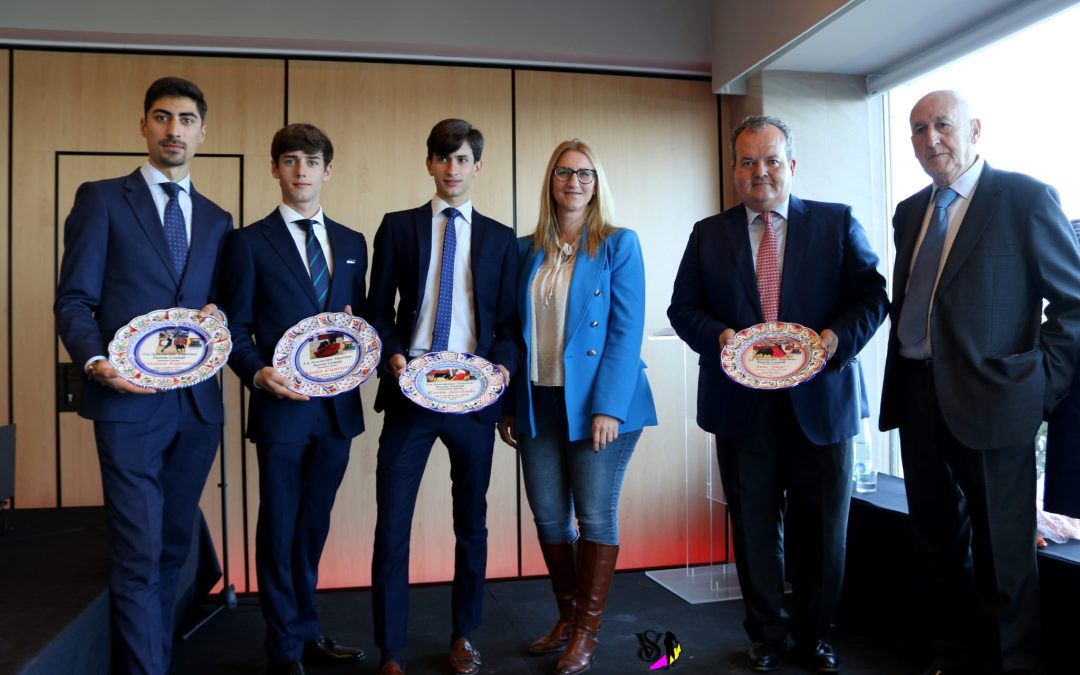 ‘Puerta Grande’ premia al ganadero Victoriano del Río y a tres alumnos de la Escuela Taurina