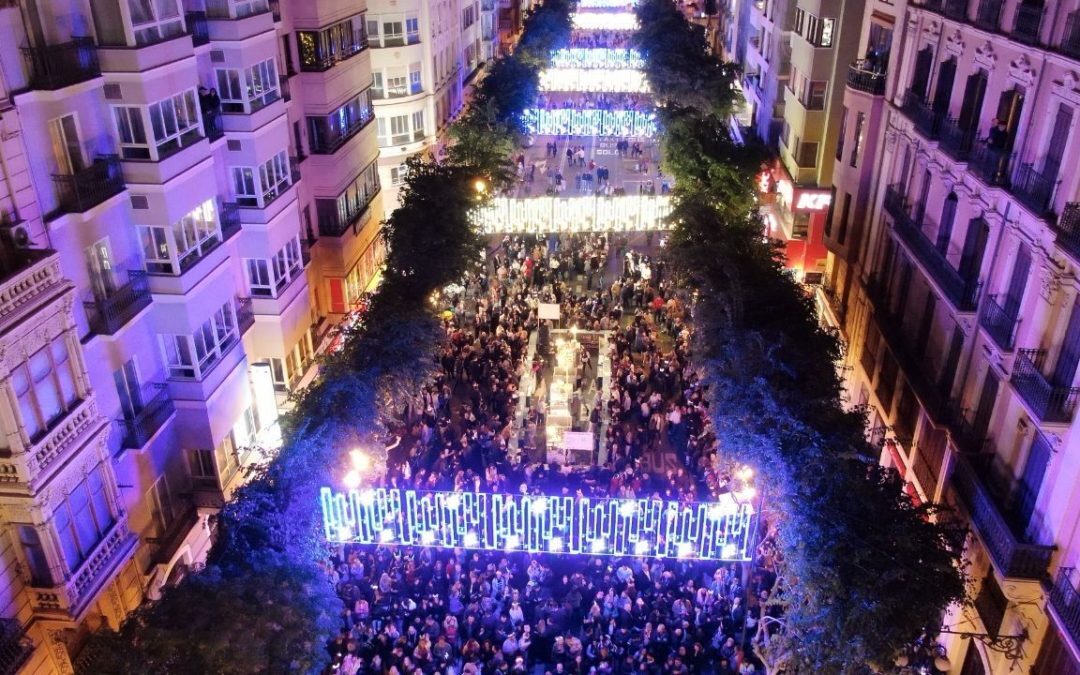 Más de 20.000 personas reciben a 2024 entre la Rambla y la Plaza del Ayuntamiento