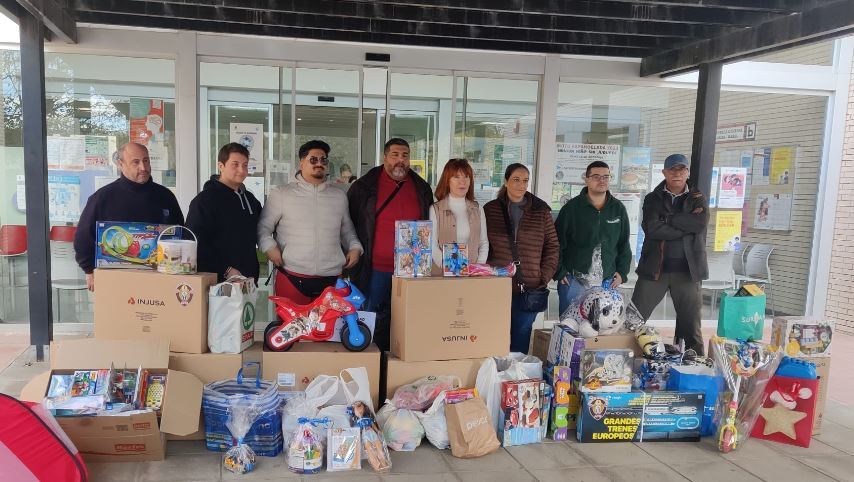 La solidaridad alicantina recoge 3,5 toneladas de alimentos y 4.000 juguetes
