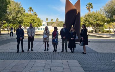 Alicante condena con un minuto de silencio el asesinato machista en Alfaz del Pi