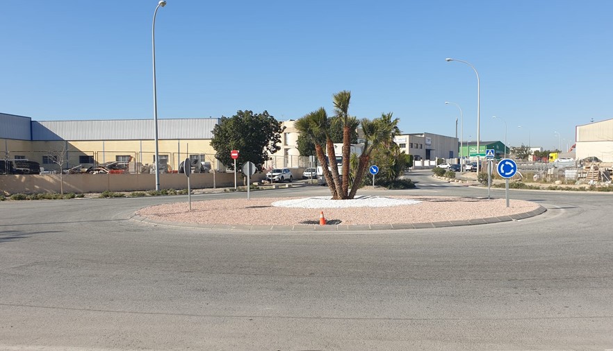 El Ayuntamiento renueva el asfalto de dos avenidas en Las Atalayas