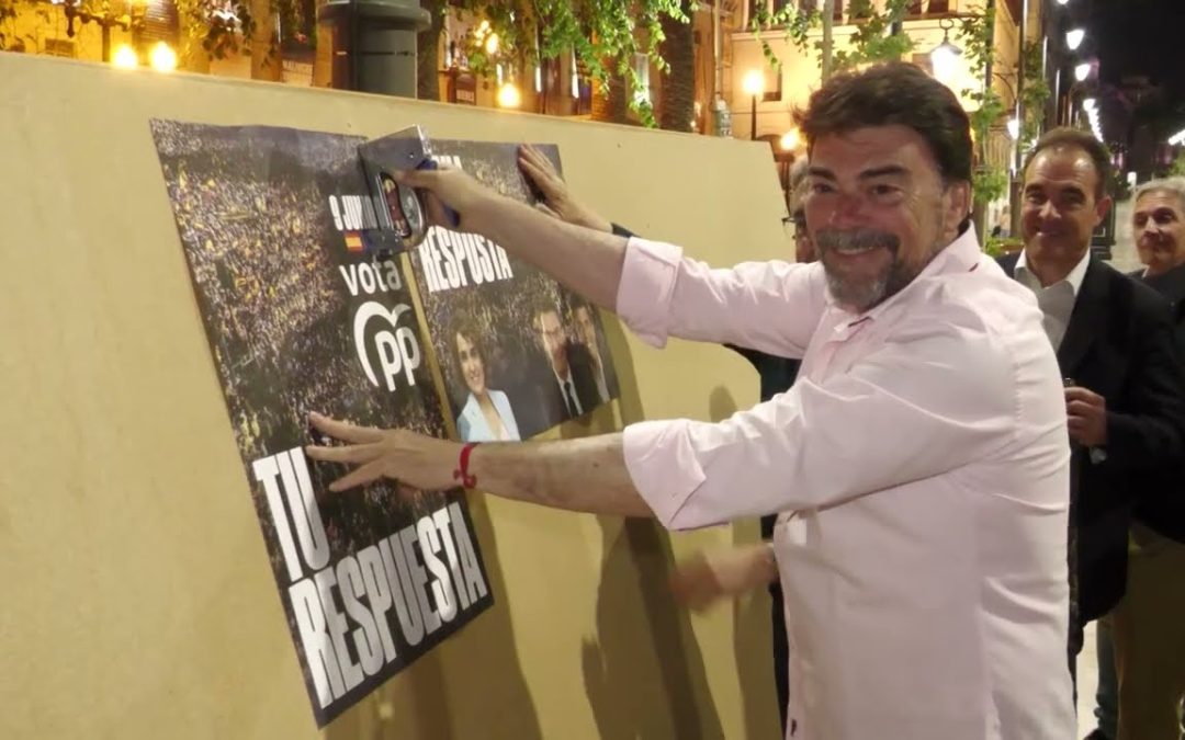 Arranca en Alicante la campaña europea con la tradicional pegada de carteles