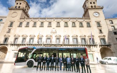 Los usuarios del autobús en Alicante mejoran su valoración del servicio