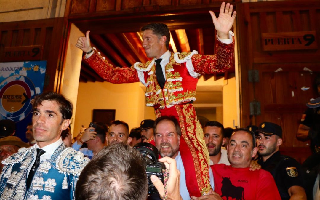 El matador de toros Manuel Escribano, triunfador de la Feria de Hogueras 2024