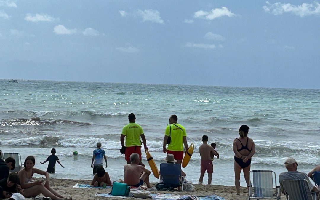 Alicante da inicio a la temporada alta en las playas con el servicio diario de socorrismo