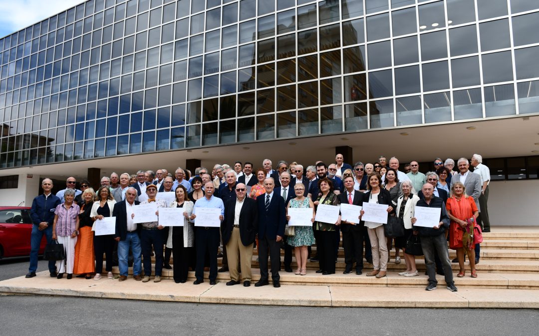 El Colegio de Médicos de Alicante rinde homenaje a sus colegiados honoríficos y jubilados