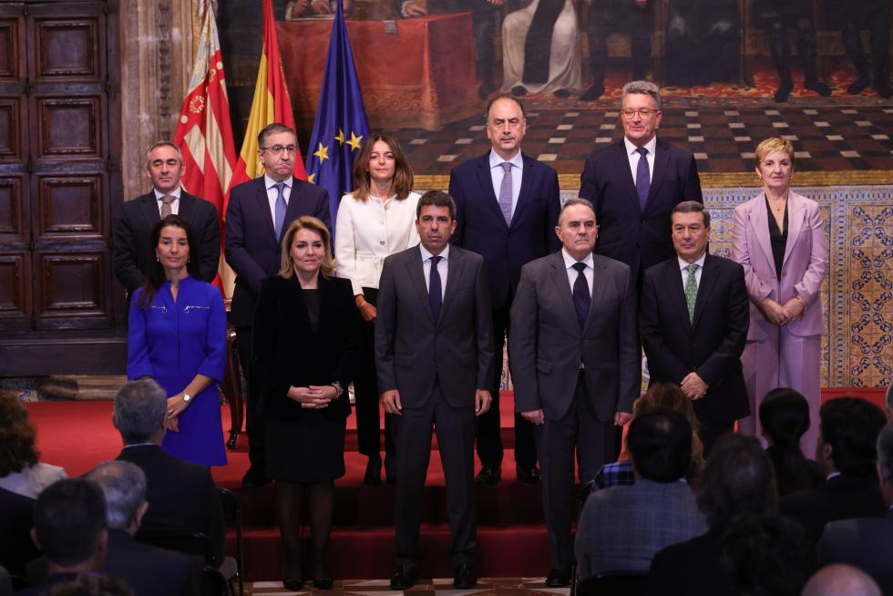 Toman posesión del cargo los nuevos consellers de la Generalitat