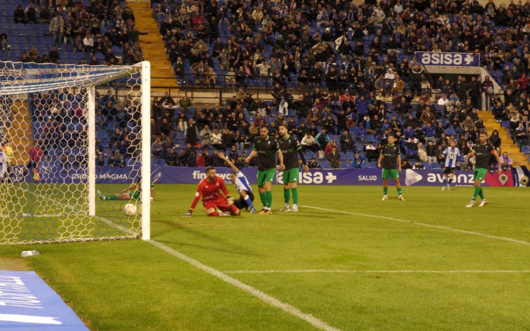 Un gol de Dani Romera a última hora acerca al Hércules a los puestos de Playoff