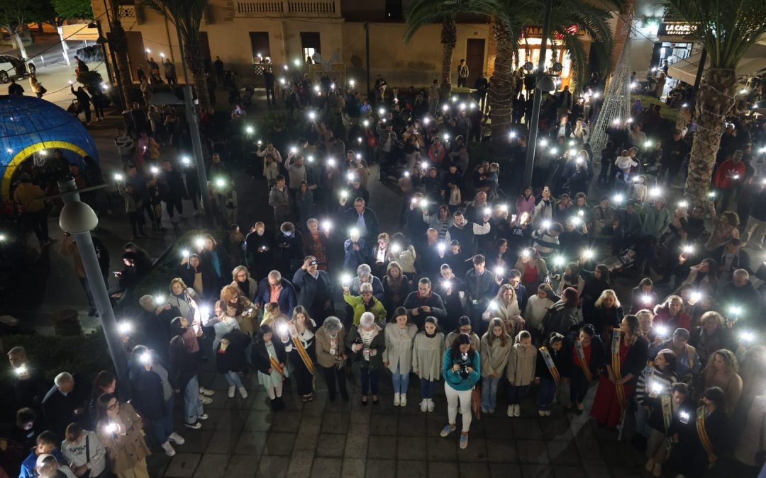 Sant Joan enciende la Navidad 2024 recordando a las víctimas de la DANA