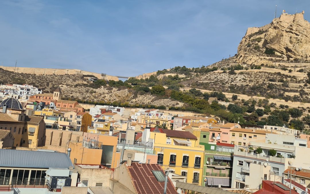 Alicante refuerza las inspecciones de pisos turísticos