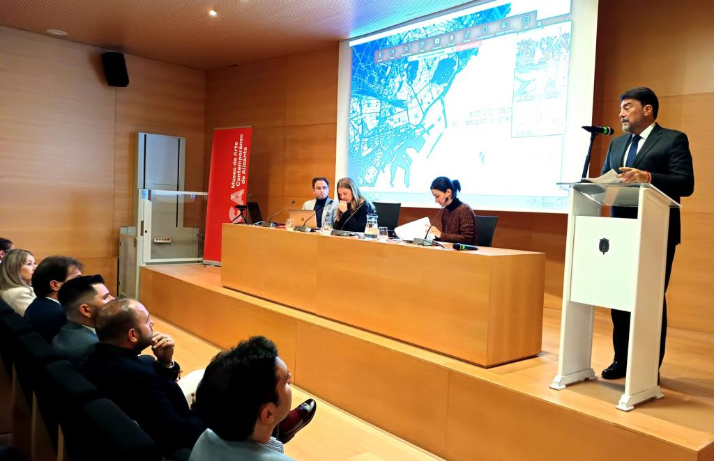 El Ayuntamiento de Alicante presenta su estudio alojamientos turísticos