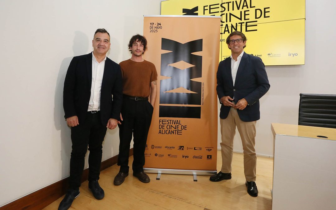 La Diputación presenta el cartel del Festival de Cine de Alicante con una imagen del diseñador Paco Albiar