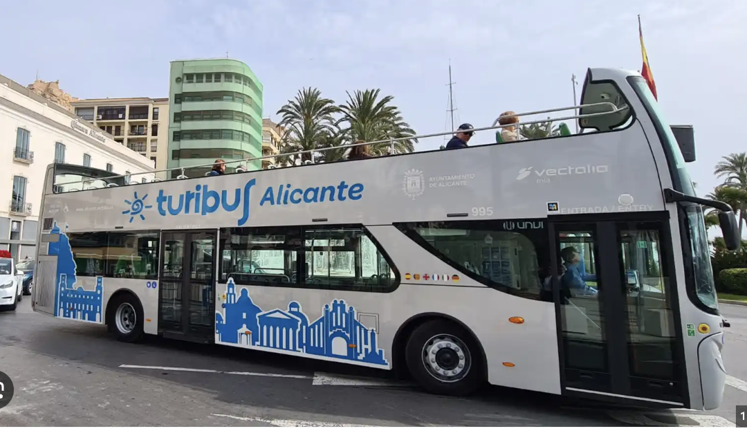 Alicante pone en servicio el Turibús para recorrer la ciudad