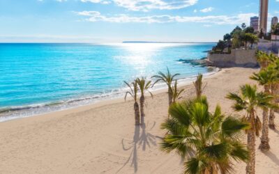 Turoperadores británicos visitan la Costa Blanca y Benidorm a través de un ‘fam trip’