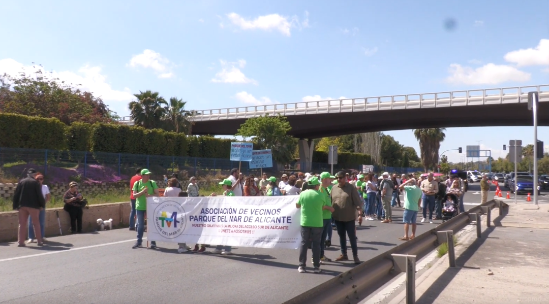 Los vecinos reclaman accesos directos al Parque del Mar