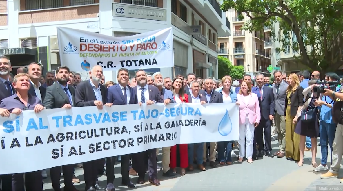 Mazón apela a la unidad nacional para defender el agua