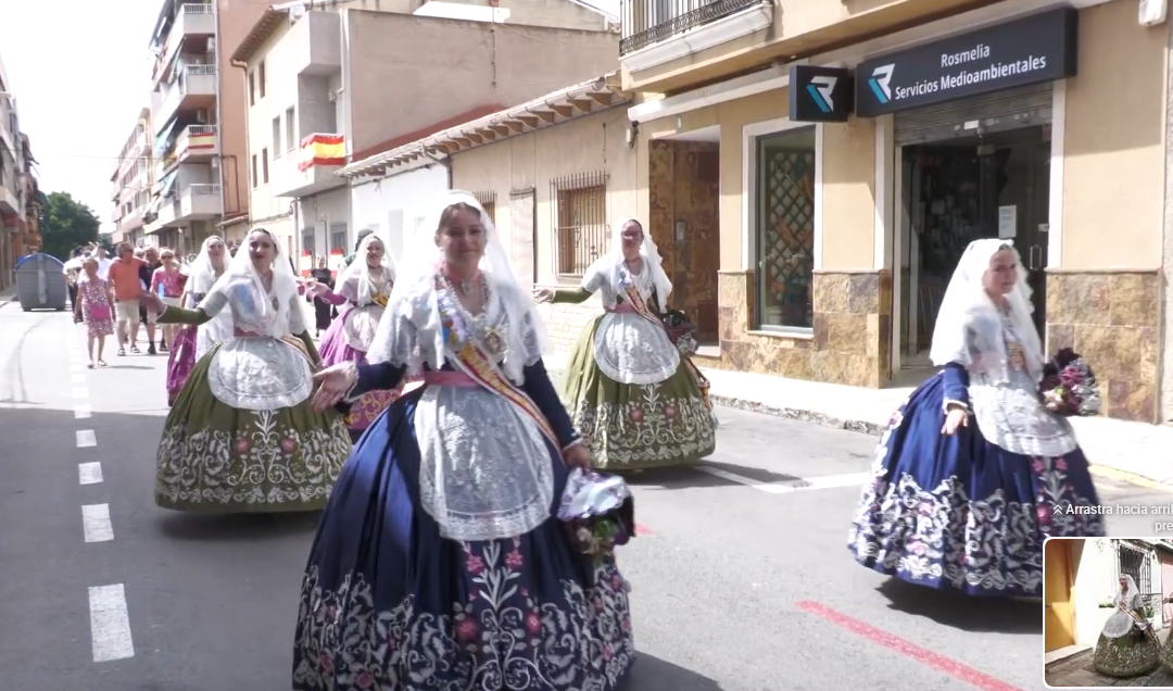 Ofrenda de flores en honor a San Antonio de Padua en Santa Faz