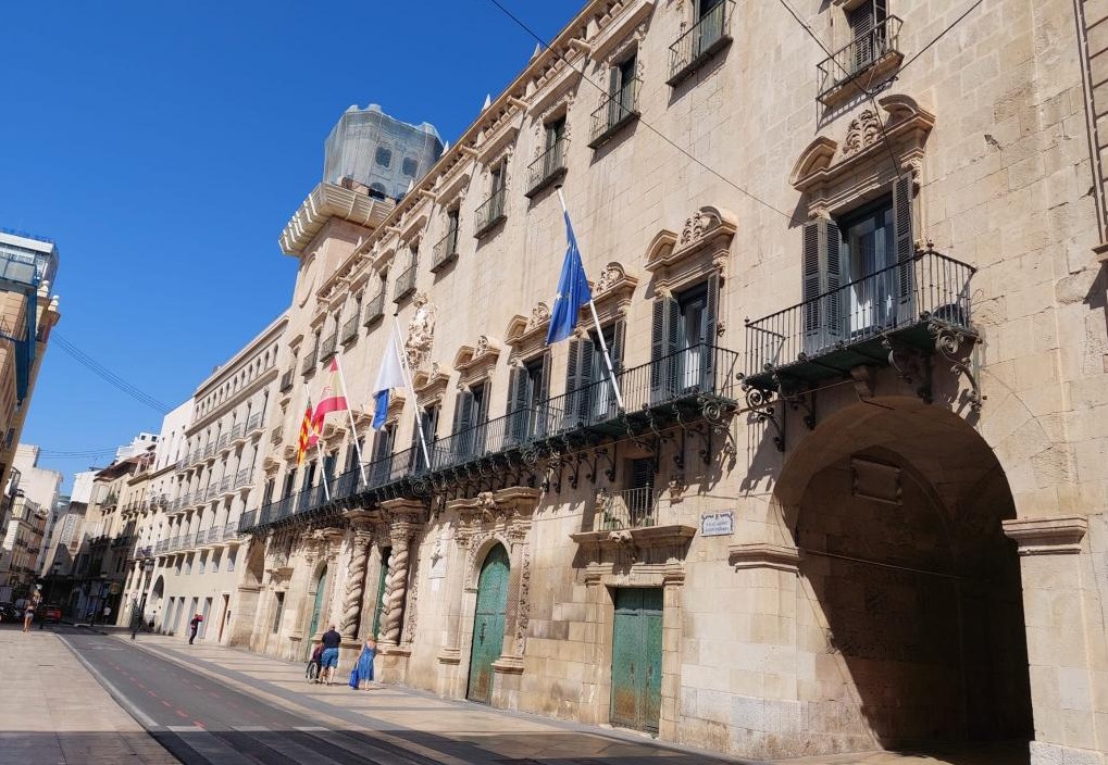 Los alicantinos se ahorrarán 1,1 millones en el recibo del IBI con la nueva ordenanza