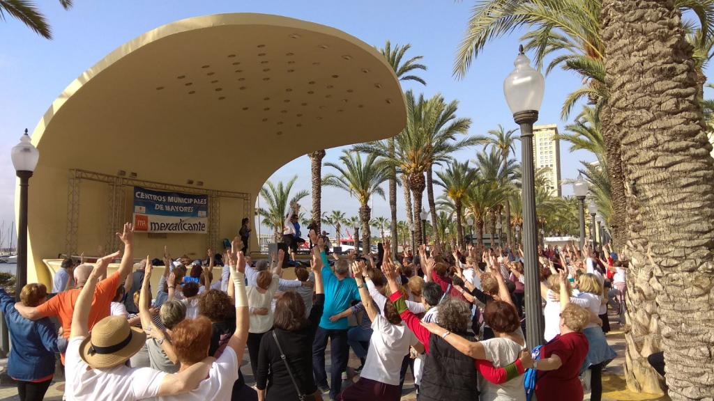 Alicante ofrece 339 actividades en los centros de mayores para este curso y abre la inscripción el 10 de septiembre