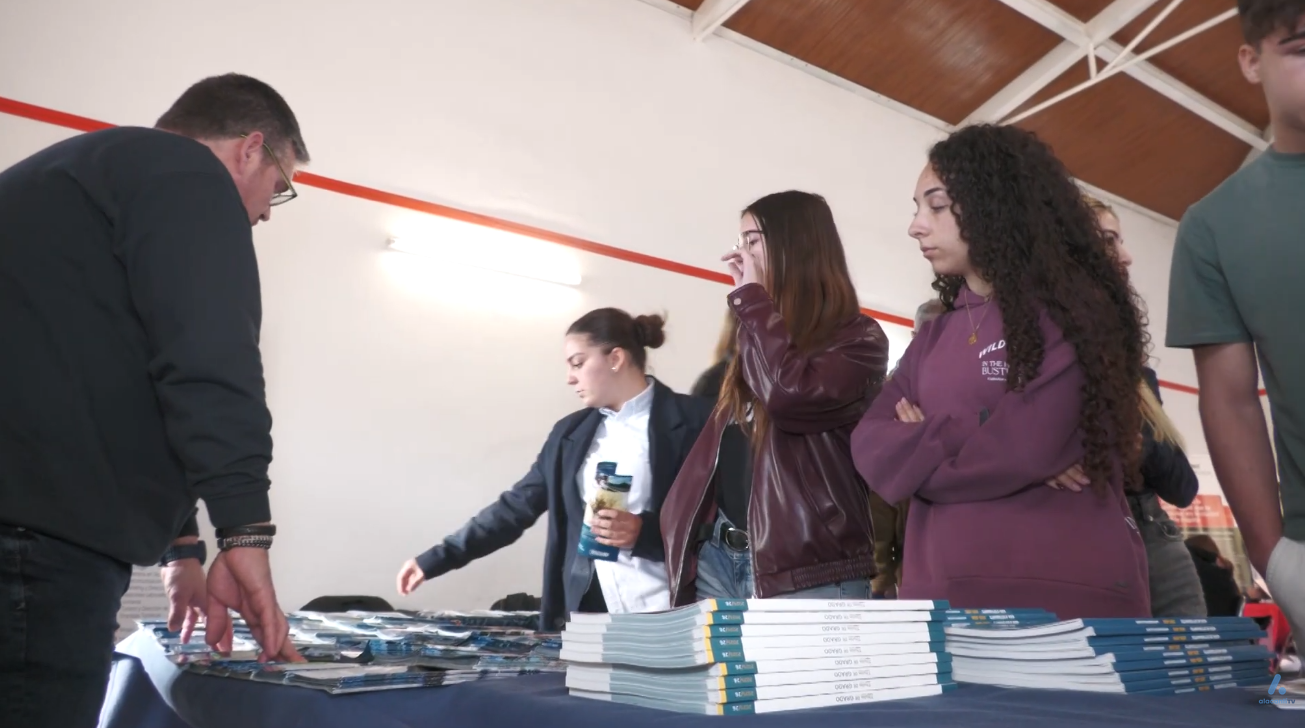 Universidades y alumnos se encuentran en Sagrados Corazones