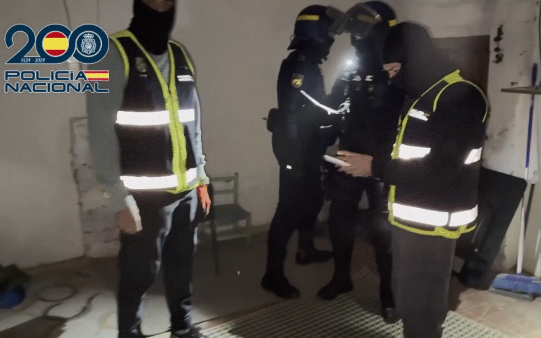 Detenido un reincidente por maltrato animal con 19 gallos de pelea