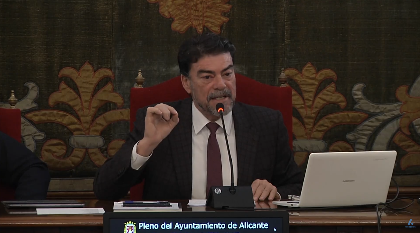 Barcala investiga viviendas públicas con vínculos municipales