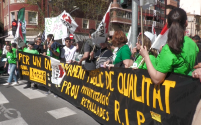 Docentes se movilizan por aulas más amplias y mejores recursos educativos