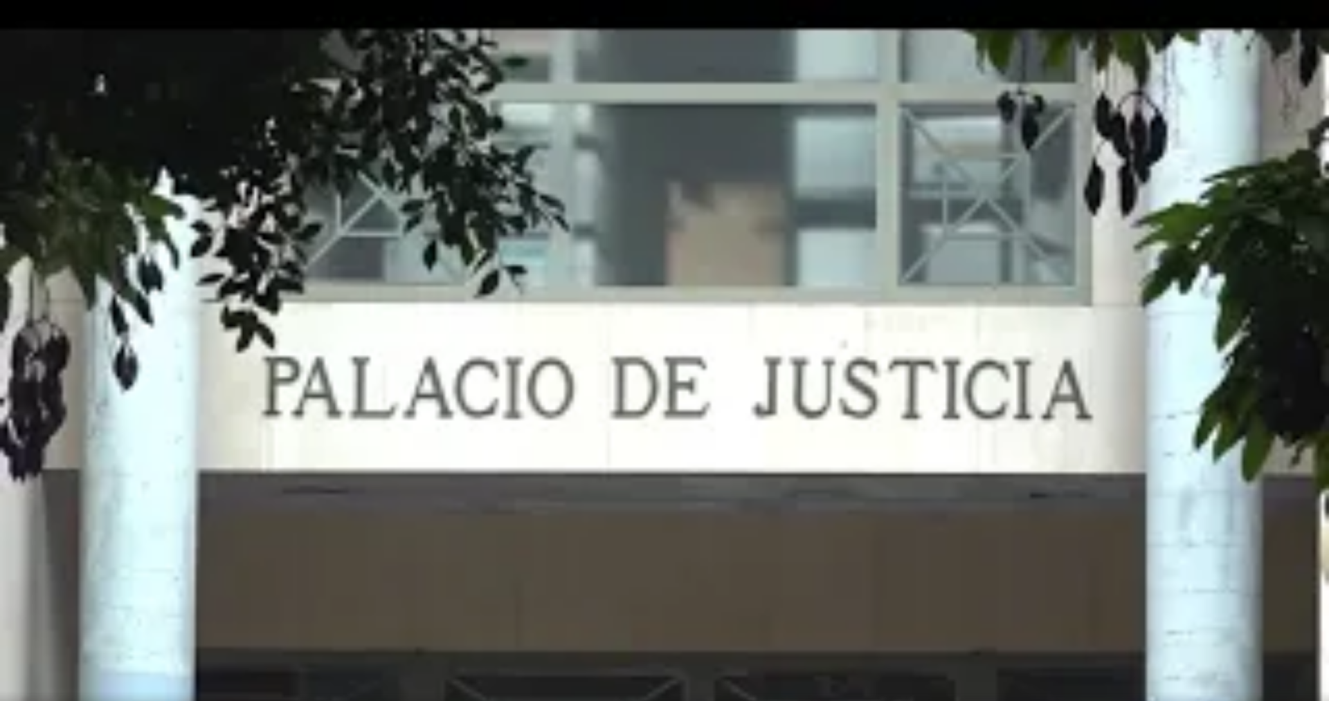 La jueza imputa a quince personas por el escándalo de Les Naus