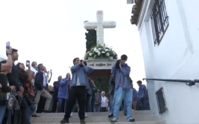 Santa Cruz celebra las Cruces de Mayo en Alicante con tradición